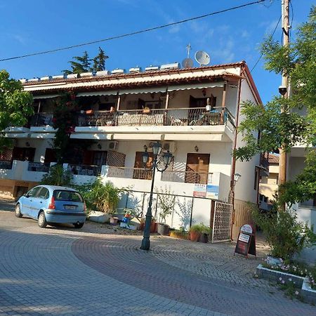 Hotel Agni -Enoikiazomena Diamerizmata Kallithea  Екстериор снимка