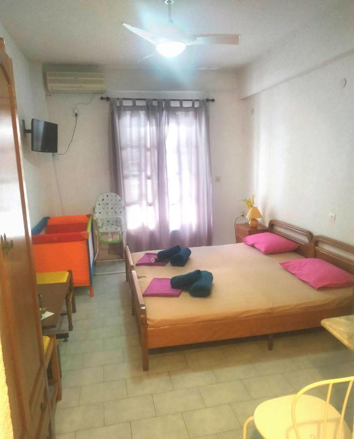 Hotel Agni -Enoikiazomena Diamerizmata Kallithea  Екстериор снимка