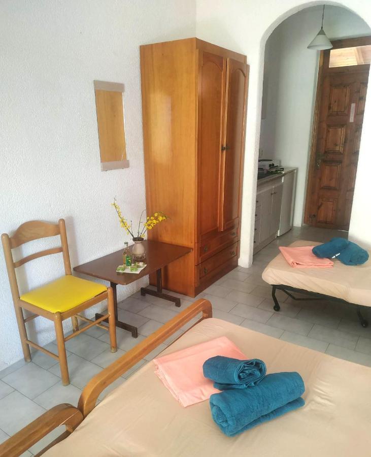 Hotel Agni -Enoikiazomena Diamerizmata Kallithea  Екстериор снимка