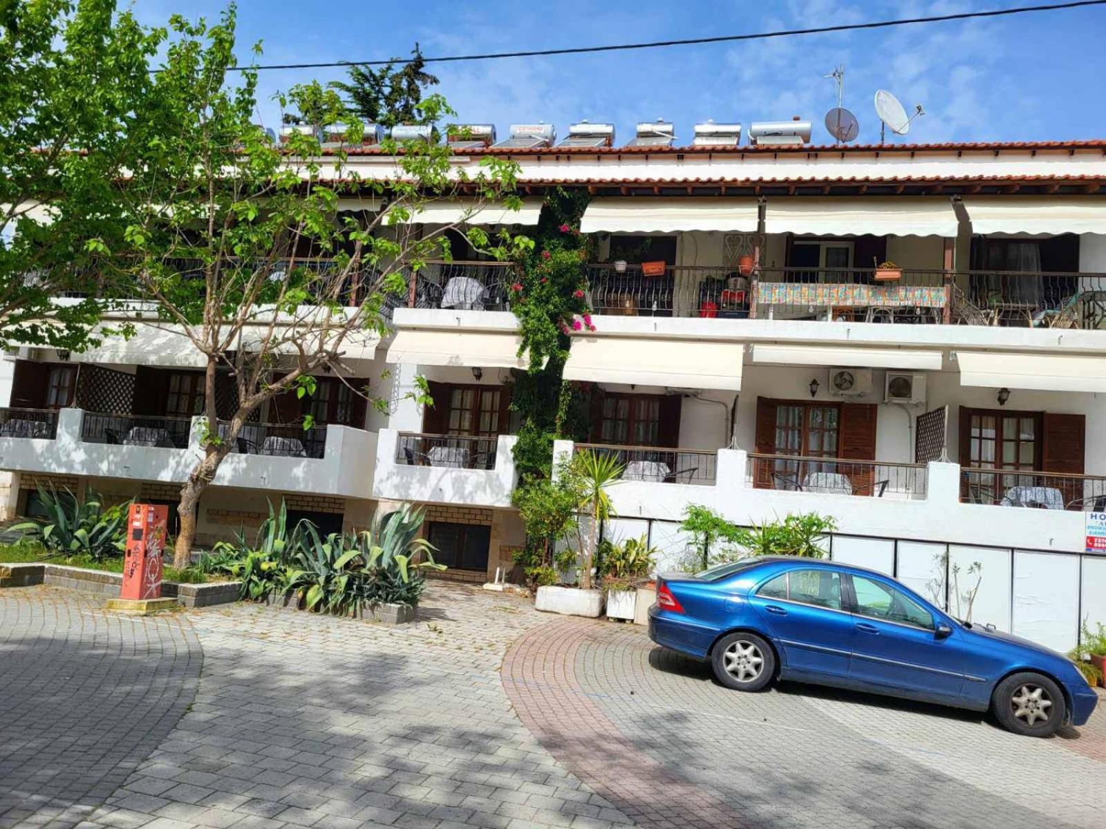 Hotel Agni -Enoikiazomena Diamerizmata Kallithea  Екстериор снимка