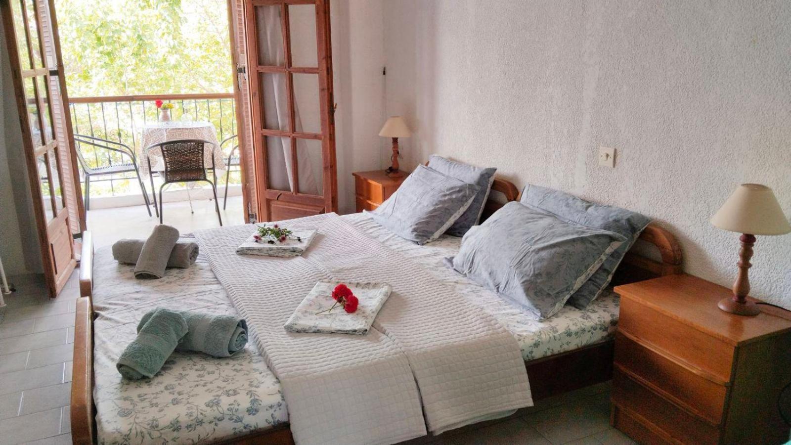 Hotel Agni -Enoikiazomena Diamerizmata Kallithea  Екстериор снимка